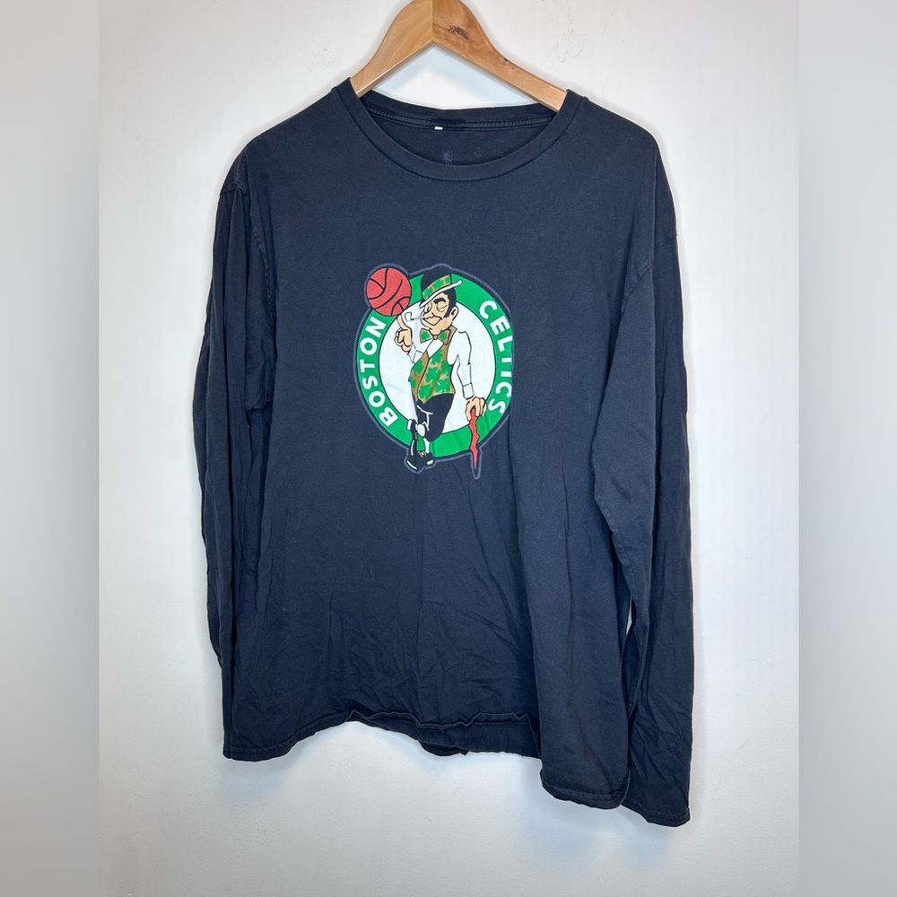Celtics 11 Irving Fanatics Black NBA Logo Shirt